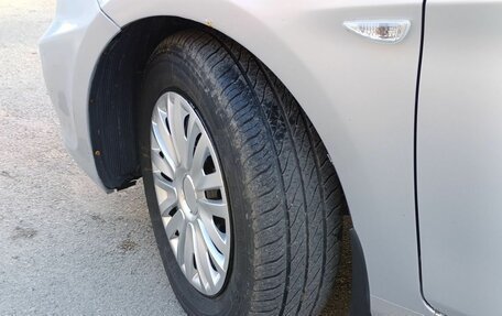 Hyundai Solaris II рестайлинг, 2012 год, 365 000 рублей, 13 фотография