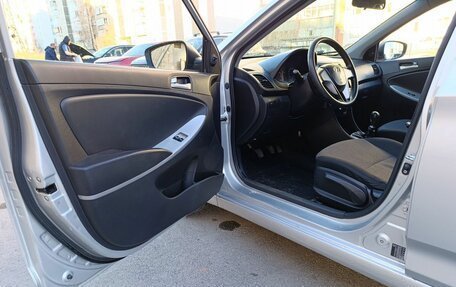 Hyundai Solaris II рестайлинг, 2012 год, 365 000 рублей, 16 фотография