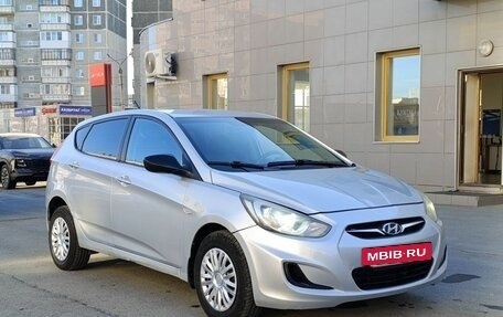 Hyundai Solaris II рестайлинг, 2012 год, 365 000 рублей, 4 фотография
