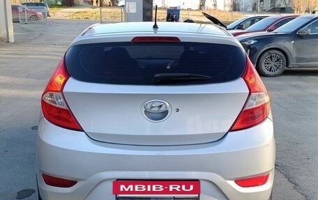 Hyundai Solaris II рестайлинг, 2012 год, 365 000 рублей, 10 фотография