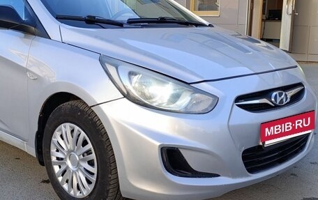 Hyundai Solaris II рестайлинг, 2012 год, 365 000 рублей, 5 фотография