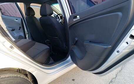 Hyundai Solaris II рестайлинг, 2012 год, 365 000 рублей, 19 фотография