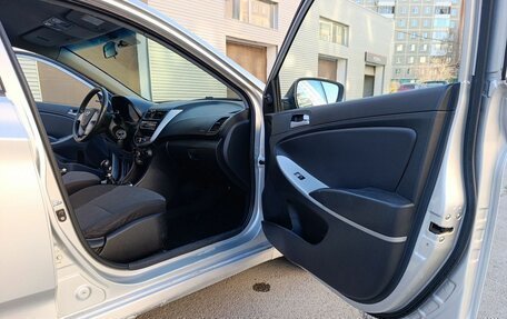 Hyundai Solaris II рестайлинг, 2012 год, 365 000 рублей, 21 фотография