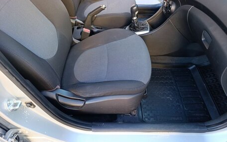 Hyundai Solaris II рестайлинг, 2012 год, 365 000 рублей, 22 фотография