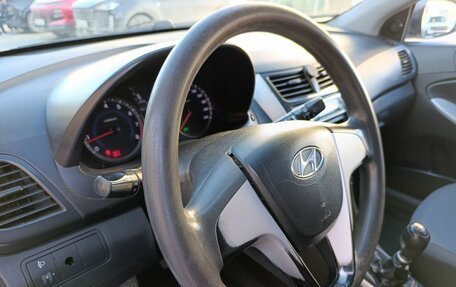 Hyundai Solaris II рестайлинг, 2012 год, 365 000 рублей, 26 фотография
