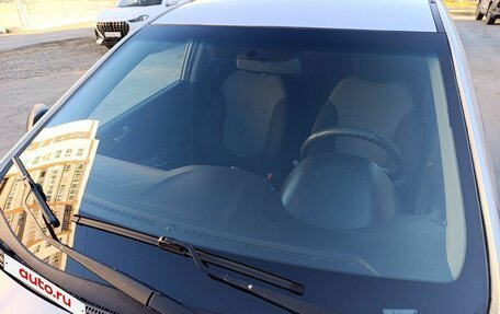 Hyundai Solaris II рестайлинг, 2012 год, 365 000 рублей, 32 фотография