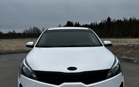 KIA Rio IV, 2021 год, 1 800 000 рублей, 2 фотография