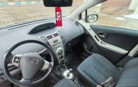 Toyota Yaris III рестайлинг, 2007 год, 20 фотография