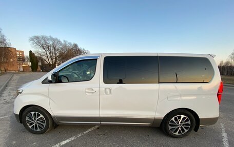 Hyundai Grand Starex Grand Starex I рестайлинг 2, 2019 год, 3 080 000 рублей, 4 фотография