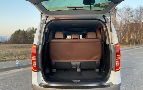 Hyundai Grand Starex Grand Starex I рестайлинг 2, 2019 год, 3 080 000 рублей, 11 фотография