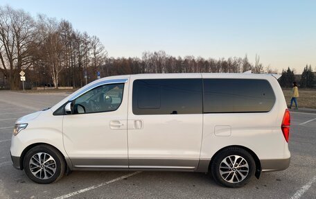 Hyundai Grand Starex Grand Starex I рестайлинг 2, 2019 год, 3 080 000 рублей, 7 фотография