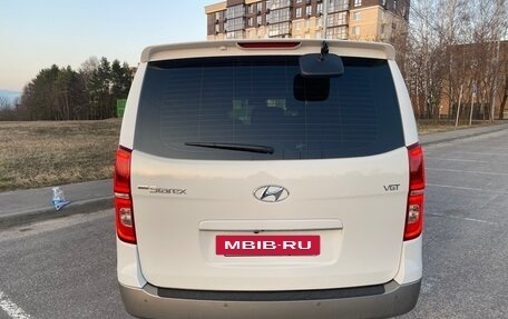 Hyundai Grand Starex Grand Starex I рестайлинг 2, 2019 год, 3 080 000 рублей, 10 фотография