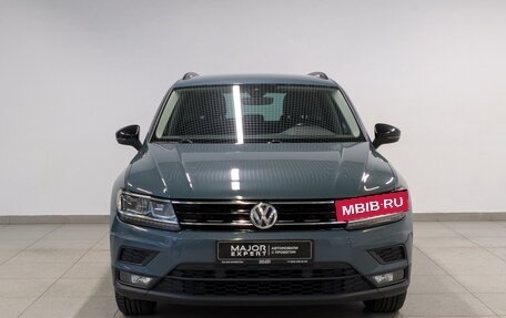 Volkswagen Tiguan II, 2020 год, 2 850 000 рублей, 2 фотография