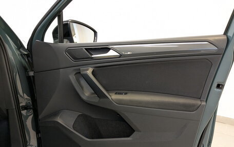 Volkswagen Tiguan II, 2020 год, 2 850 000 рублей, 24 фотография