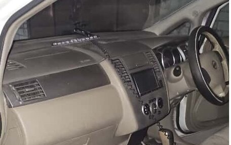 Nissan Tiida, 2005 год, 500 000 рублей, 3 фотография