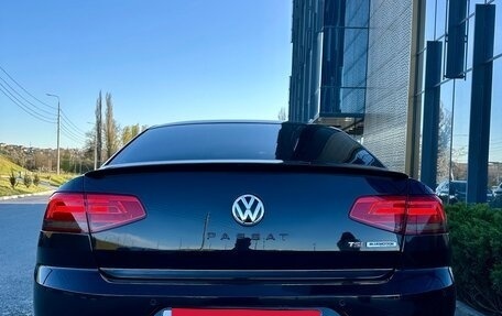 Volkswagen Passat B8 рестайлинг, 2016 год, 1 650 000 рублей, 11 фотография