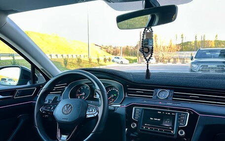 Volkswagen Passat B8 рестайлинг, 2016 год, 1 650 000 рублей, 16 фотография