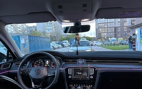 Volkswagen Passat B8 рестайлинг, 2016 год, 1 650 000 рублей, 20 фотография