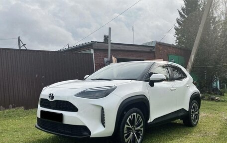 Toyota Yaris Cross, 2022 год, 1 800 000 рублей, 1 фотография