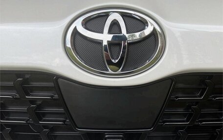 Toyota Yaris Cross, 2022 год, 1 800 000 рублей, 5 фотография