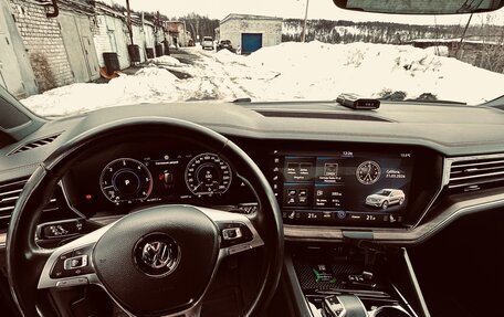 Volkswagen Touareg III, 2019 год, 6 500 000 рублей, 8 фотография