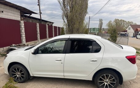 Renault Logan II, 2015 год, 650 000 рублей, 3 фотография
