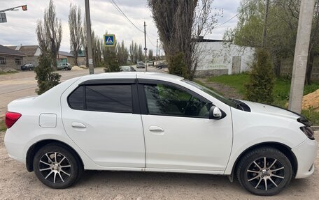 Renault Logan II, 2015 год, 650 000 рублей, 2 фотография