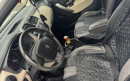 Renault Logan II, 2015 год, 650 000 рублей, 5 фотография