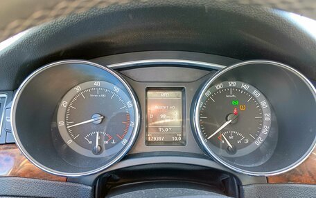 Skoda Superb III рестайлинг, 2010 год, 999 995 рублей, 17 фотография