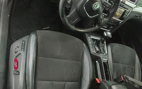 Skoda Superb III рестайлинг, 2012 год, 1 150 000 рублей, 3 фотография