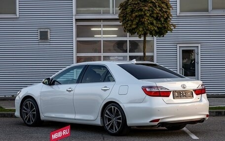 Toyota Camry, 2016 год, 1 995 000 рублей, 4 фотография