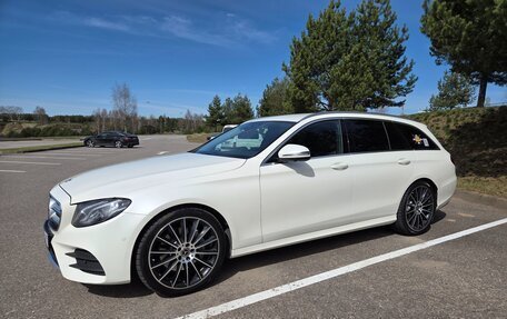 Mercedes-Benz E-Класс, 2018 год, 3 500 000 рублей, 6 фотография