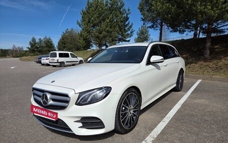 Mercedes-Benz E-Класс, 2018 год, 3 500 000 рублей, 5 фотография