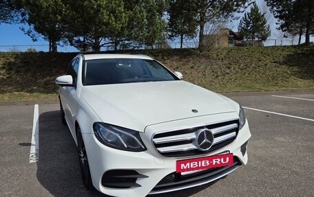 Mercedes-Benz E-Класс, 2018 год, 3 500 000 рублей, 3 фотография