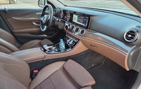 Mercedes-Benz E-Класс, 2018 год, 3 500 000 рублей, 17 фотография