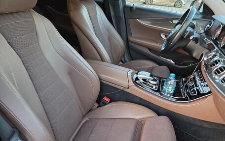 Mercedes-Benz E-Класс, 2018 год, 3 500 000 рублей, 18 фотография