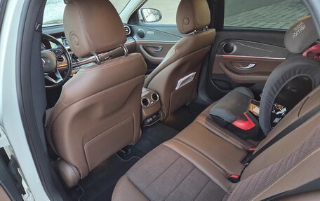 Mercedes-Benz E-Класс, 2018 год, 3 500 000 рублей, 19 фотография