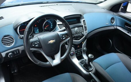 Chevrolet Cruze II, 2011 год, 735 000 рублей, 10 фотография
