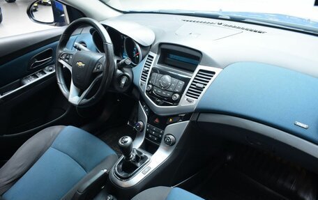 Chevrolet Cruze II, 2011 год, 735 000 рублей, 16 фотография