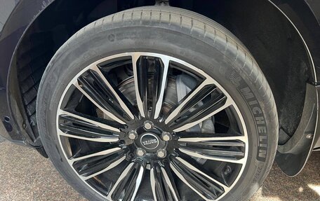 Land Rover Range Rover IV рестайлинг, 2015 год, 4 000 000 рублей, 27 фотография