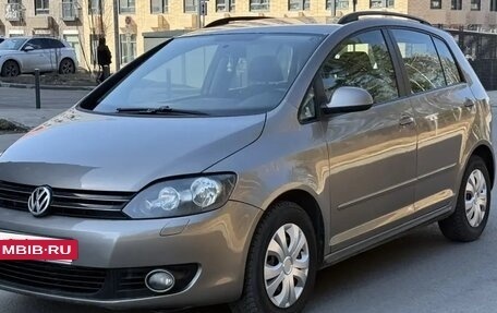 Volkswagen Golf Plus II, 2011 год, 630 000 рублей, 2 фотография