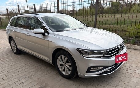 Volkswagen Passat B8 рестайлинг, 2019 год, 2 070 000 рублей, 3 фотография