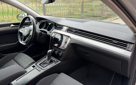 Volkswagen Passat B8 рестайлинг, 2019 год, 2 070 000 рублей, 10 фотография