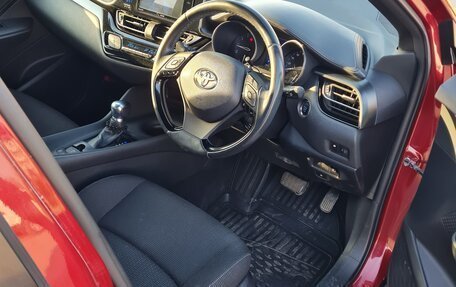 Toyota C-HR I рестайлинг, 2017 год, 1 700 000 рублей, 7 фотография