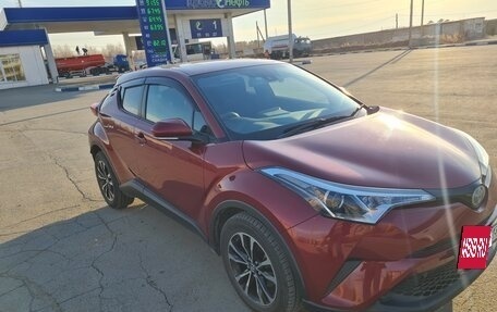 Toyota C-HR I рестайлинг, 2017 год, 1 700 000 рублей, 4 фотография