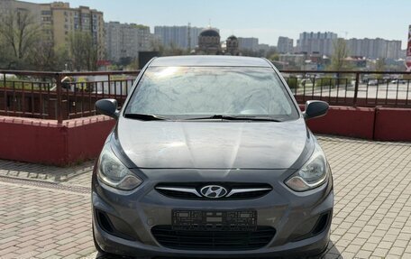 Hyundai Solaris II рестайлинг, 2013 год, 1 200 000 рублей, 2 фотография