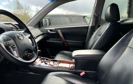 Toyota Highlander III, 2012 год, 2 150 000 рублей, 13 фотография