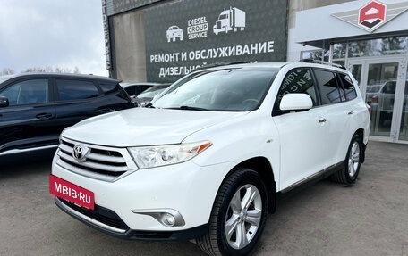 Toyota Highlander III, 2012 год, 2 150 000 рублей, 3 фотография