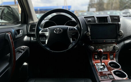 Toyota Highlander III, 2012 год, 2 150 000 рублей, 26 фотография