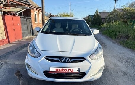 Hyundai Solaris II рестайлинг, 2012 год, 790 000 рублей, 1 фотография